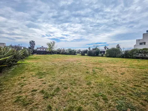 Terreno en Venta en Puerto Roldan, USD 120.000