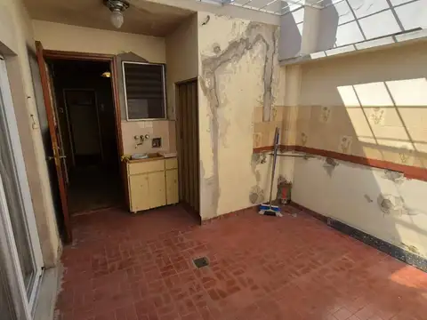 Casa multifamiliar en venta de 4 ambientes en La Tablada