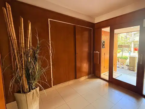 Venta Departamento Unico Ambiente Con Balcon Y Patio Reciclado España Y Mendoza