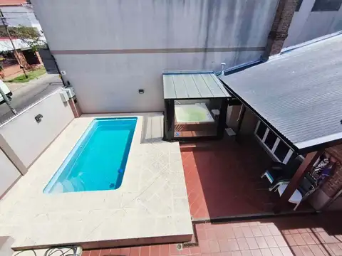 Venta Imponente Casa 7 AMB Bernal Quincho Pileta