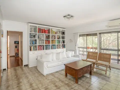 Dpto 4 amb  c/cochera en venta en Vicente Lopez