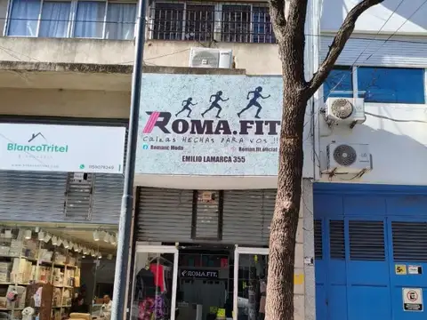EXCELENTE LOCAL EN 3 PLANTAS EMILIO LAMARCA Y AVELLANEDA