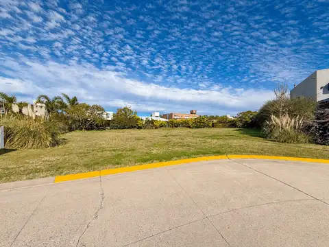 Terreno en Venta 18,57  mts Frente