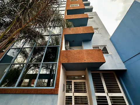 Departamento en Venta de 3 ambientes. Con balcón y Cochera. Ápto crédito. Centro Zárate