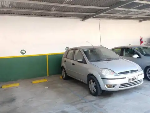 COCHERA CON RENTA PARA 27 AUTOS