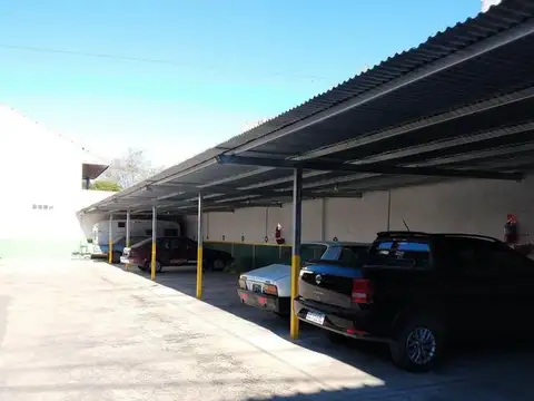 COCHERA CON RENTA PARA 27 AUTOS