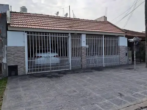 V enta Casa 6 ambientes, Villa Centenario Banfield
