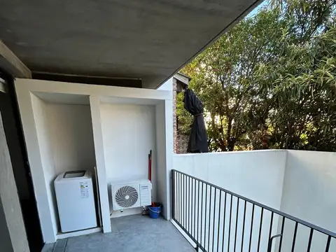 romulo naon 4000, Piso 1