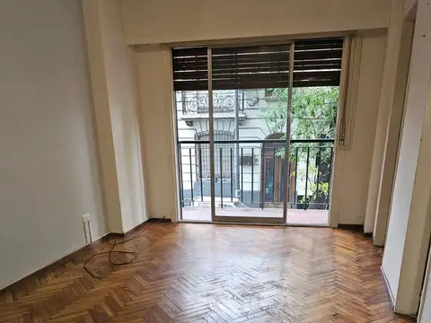 DEPARTAMENTO EN VENTA - MONOAMBIENTE - SAN TELMO - BALCON A LA CALLE