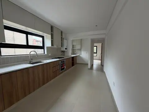 Paulino Rojas 300, Piso 1