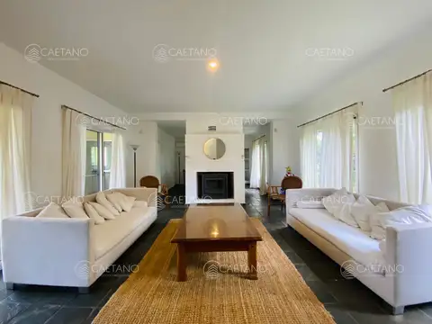 Casa en Venta en Montoya, USD 890.000