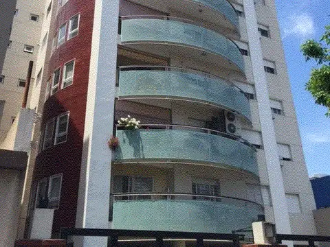 Reconquista 100, Piso 1