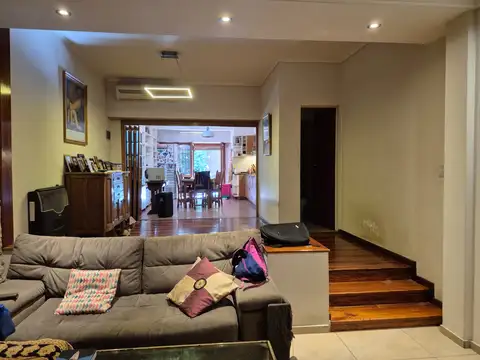 GRAN TRIPLEX CON PATIO Y JARDIN EN FLORESTA