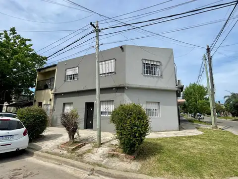 VENTA PH TIPO CASA 5AMB COCHERA HURLINGHAM PERMUTA