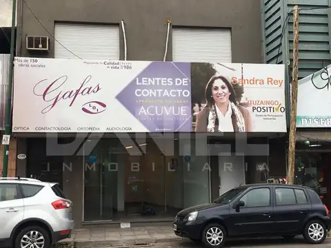 AMPLIO DEPTO EN PLANTA ALTA FRENTE A LA ESTACION DE ITUZAINGO.APTO PROFESIONAL /COMERCIAL