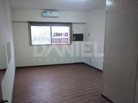 Oficina en Alquiler en Ituzaingo Sur, $ 500.000