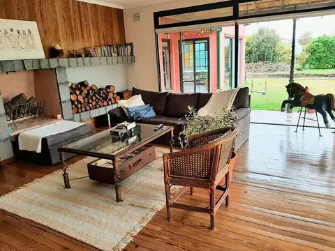 Casa 7 ambientes con 4 baños