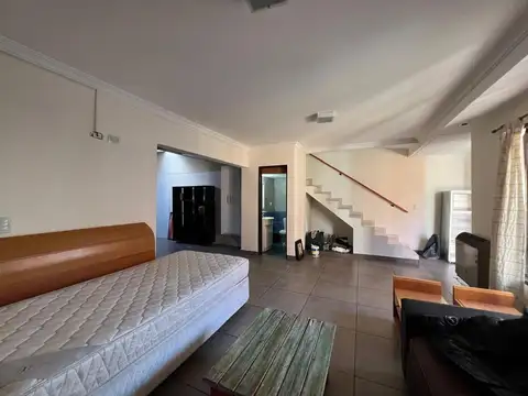 Depto Tipo Casa 4 ambientes con 2 baños