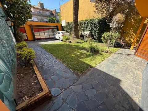 Casa -Venta-  4 amb con parque y piscina - San Andres