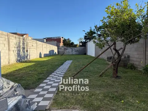 Casa 3 ambientes con 1 baño