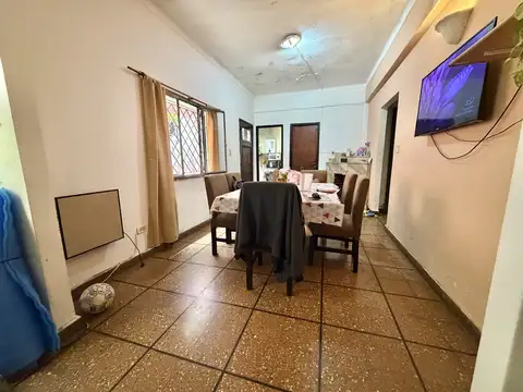Venta PH 4 Ambientes a Refaccionar Al Frente con Patio y Terraza Propia. Sin Expensas. Villa Urquiza