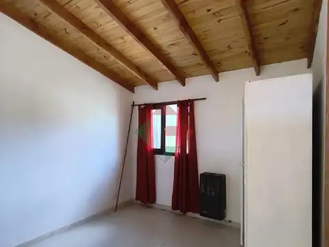 Lote con dos departamentos de un dormitorio cada uno, todos los servicios. NUEVO VALOR OPORTUNIDAD!