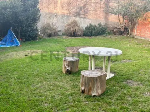 Casa 6 ambientes con 1 baño