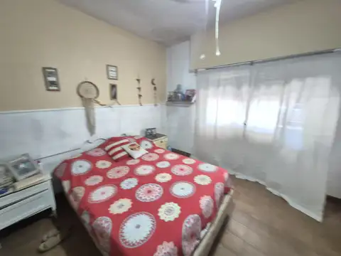 VENTA CASA  3 AMB Y DEPTO 2 AMB