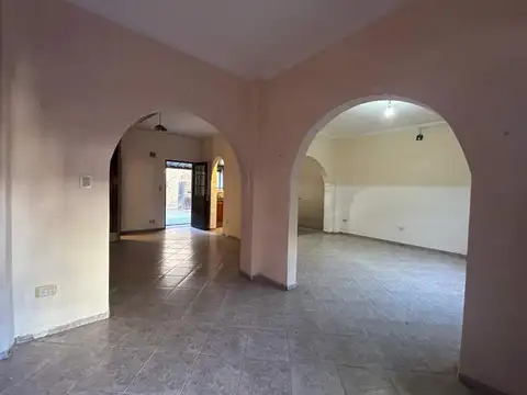 Casa 3 ambientes con 2 baños