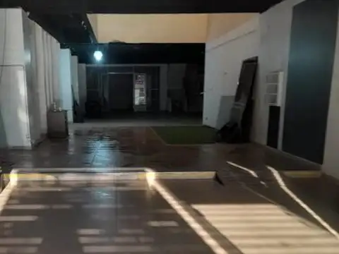 Local Comercial 800 m² | Bv. Avellaneda 778 Bis