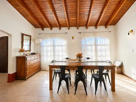 VENTA CASA BARRIO BOMBAL, GODOY CRUZ