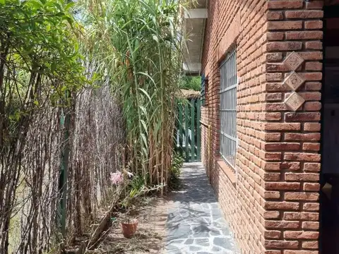 Paseo 141 entre Av. 1 y 2 100