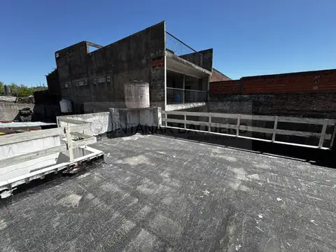 Depto Tipo Casa en Venta de 8 ambientes