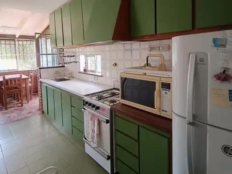 Casa 5 ambientes con 3 baños