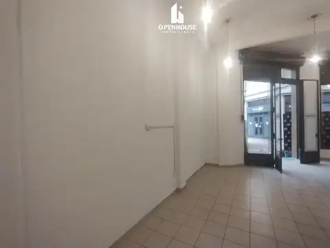 OPENHOUSE Alquila Local Comercial en Galeria "Pasaje San Martin" Ciudad.
