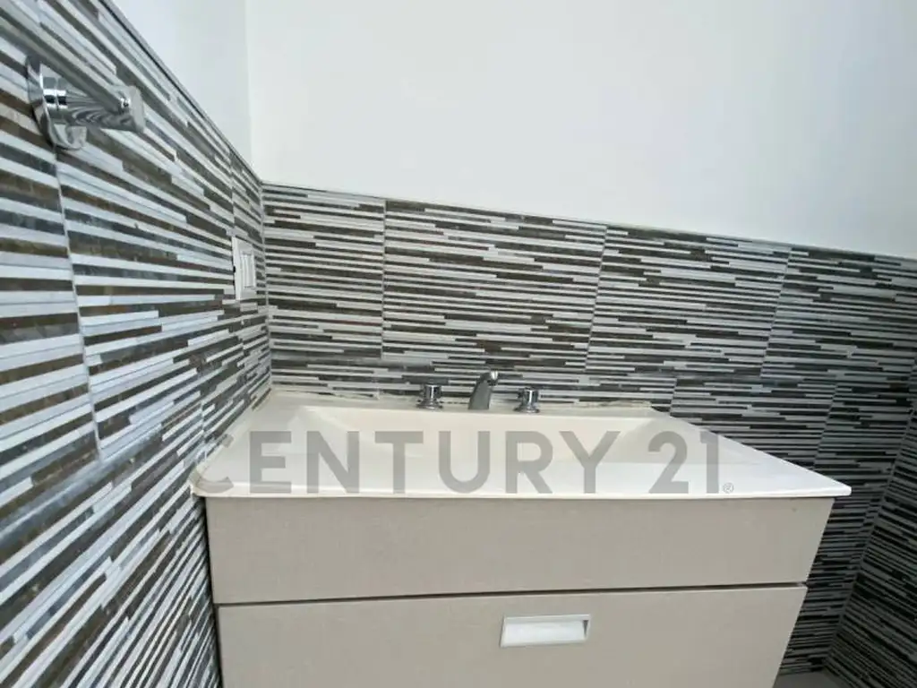 Casa en Venta - Pilar del Este - Santa Guadalupe