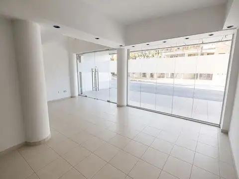 ALQUILER IMPORTANTE ESQUINA Gran local Zona Ramos Norte