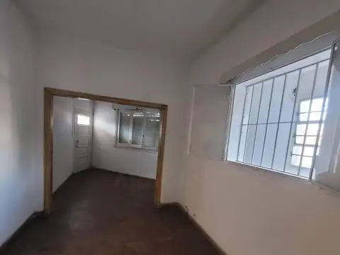 Oficina 4 ambientes con 1 baño