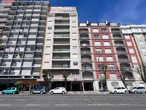 Venta Monoambiente Frente a Plaza  COLON