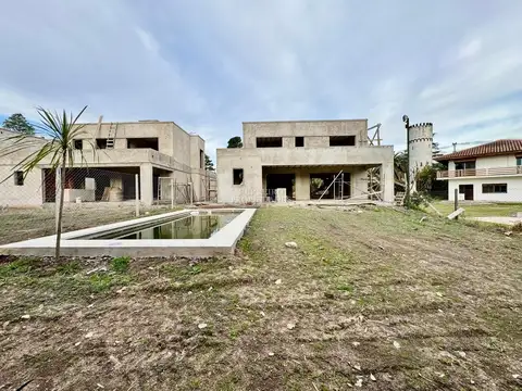 Casa 4 ambientes con 4 baños