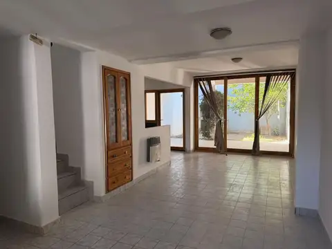 VENTA CASA 3 DORMITORIOS, LINARES AL 1200