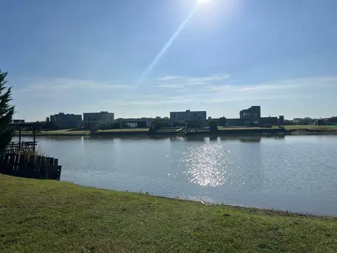 Terreno en Venta 30  mts Fondo