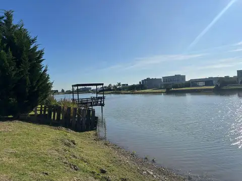 Venta Terreno Lote a la Laguna en Horizontes al sur