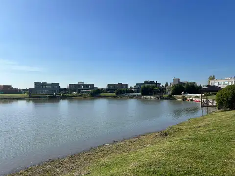 Venta Terreno Lote a la Laguna en Horizontes al sur