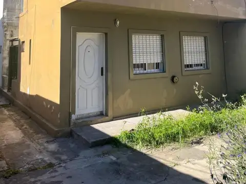 Casa en venta - 2 Dormitorios 2 Baños - Campana