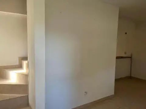 Casa en venta - 2 Dormitorios 2 Baños - Campana