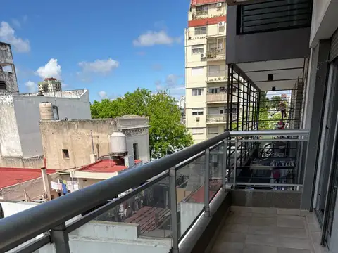 Departamento  2 ambientes c/balcón en alquiler en Flores Norte