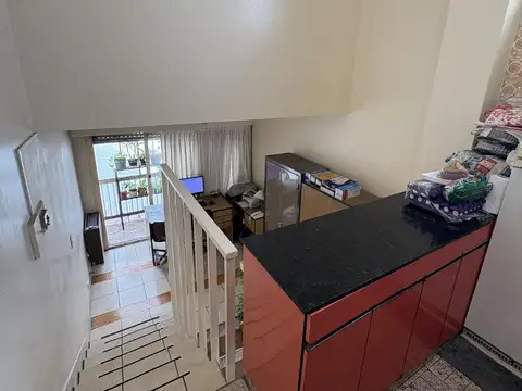 Venta Departamento tipo piso de 6 ambientes con balcones y parrilla – Recoleta