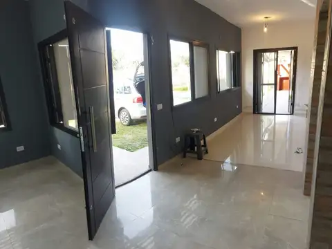 Casa en Venta con 5 cocheras