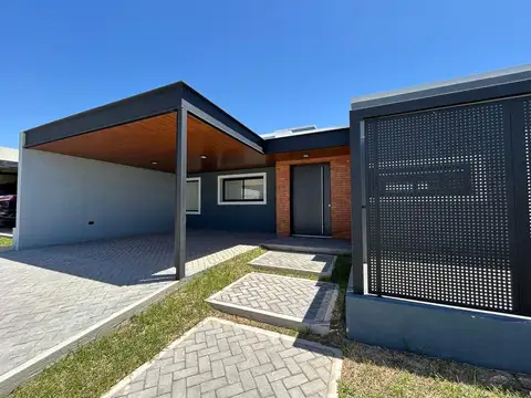 VENTA CASA 3 DORMITORIOS EN DOCTA